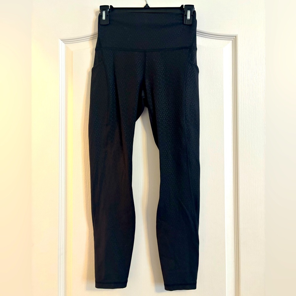 Lululemon Athletica Black Leggings size 6 in great condition